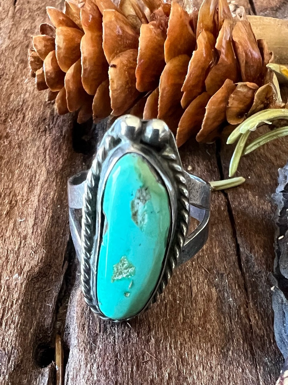 Navajo Native American Ring Green Turquoise w/ Inclusions Size 6-6.5 Hammered